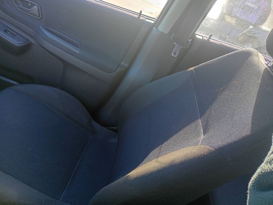 Продавам сузуки игнис 2005 год 73kW 4x4 5 врати