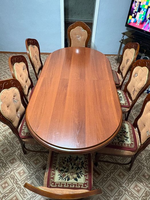 стол и стулья продам