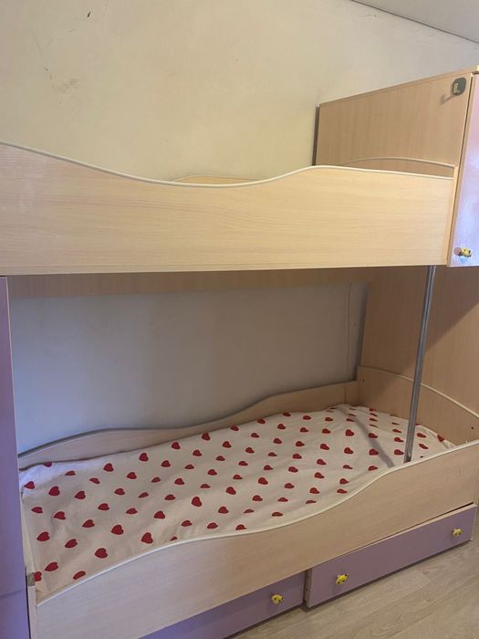 Двухъярусная кровать