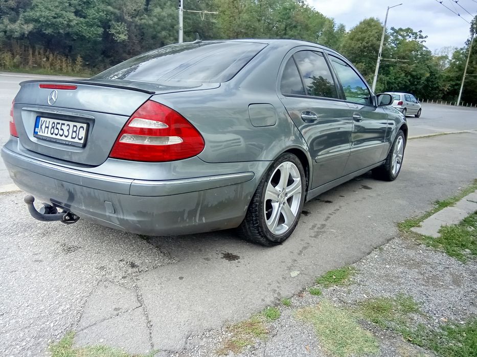 Мерцедес Е200 Компресор Фабричен Метан.Отличен