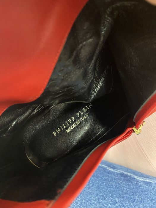 Борти Philipp Plein в червено