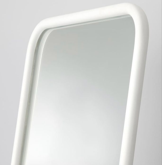 Зеркало от бренда IKEA