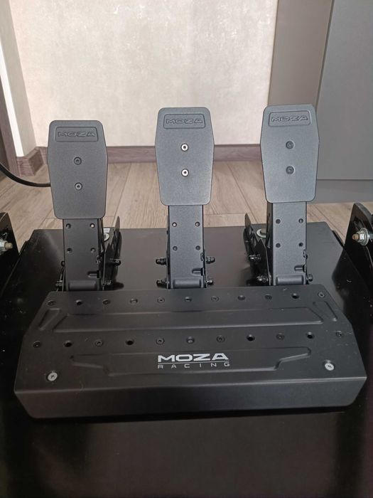 Moza R5 Bundle (V2) + КПП + Сверхпрочная стойка (37 кг)