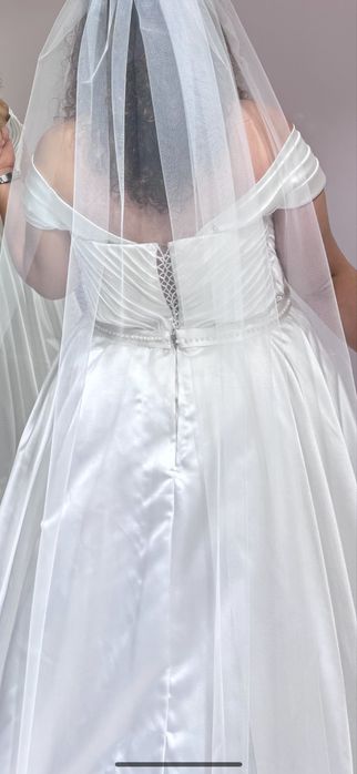 Булчинска сватбена рокля