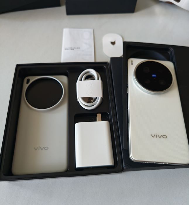 Vând Vivo X200 ULTRA 16GB si 1TB