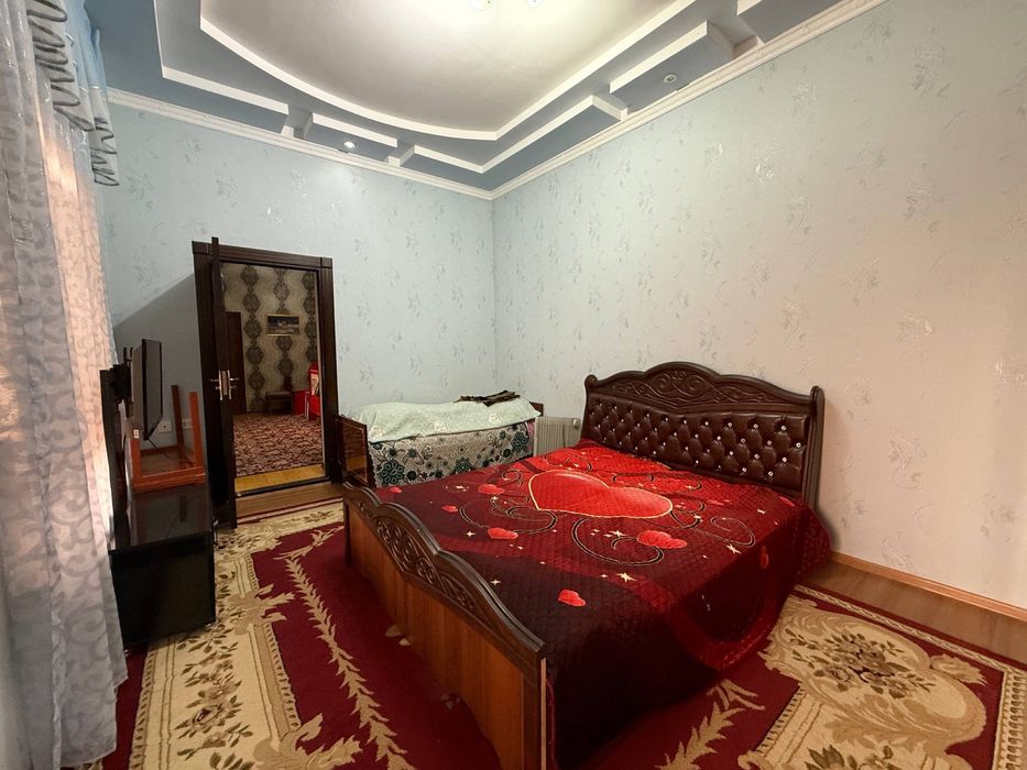 Tayyor 4 sotiqli zor lokatsiyadan hovli sotiladi