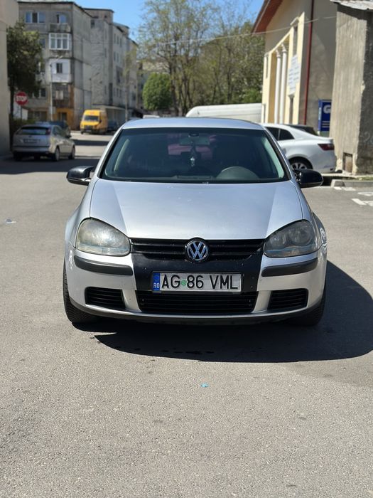 Vând Volkswagen Golf 5