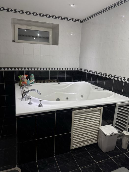 Продам коттедж в центре города