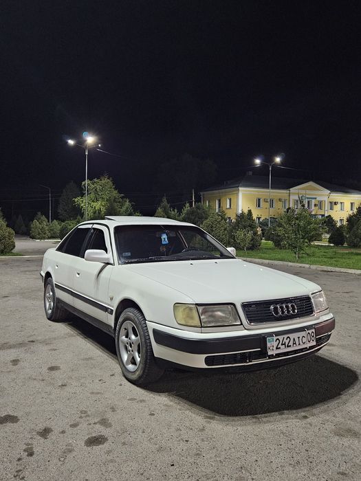 Автомобиль Ауди С4