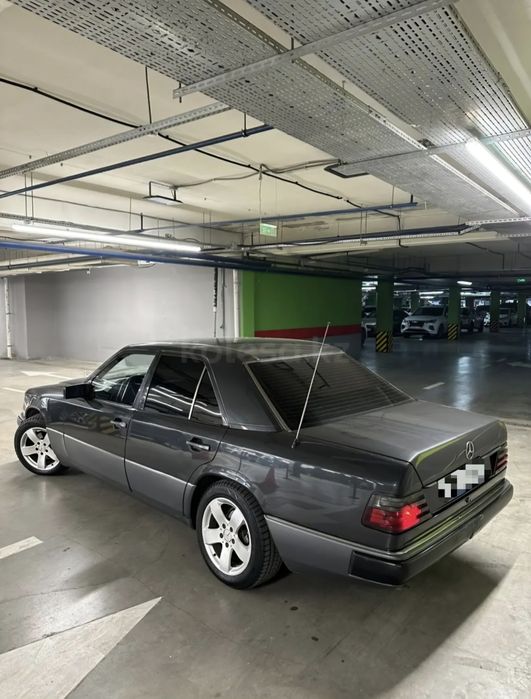 Mercedes-Benz 230e