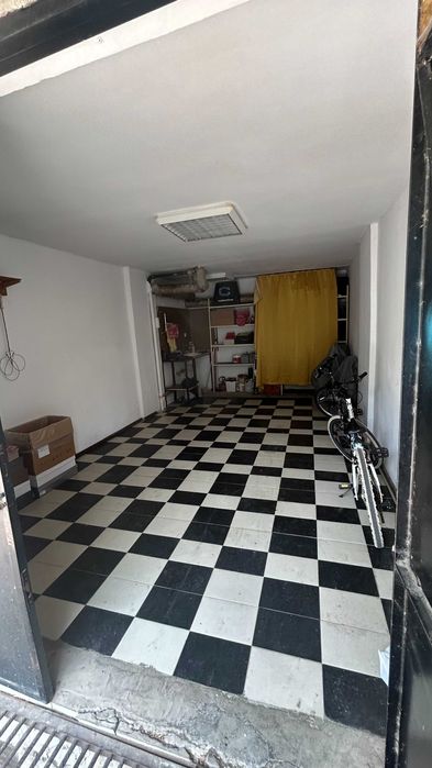 Дава се под наем Гараж / Паркомясто в Варна, Център - 18 кв.м за 204 € - Снимка #2