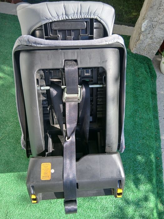 Scaun auto cu isofix