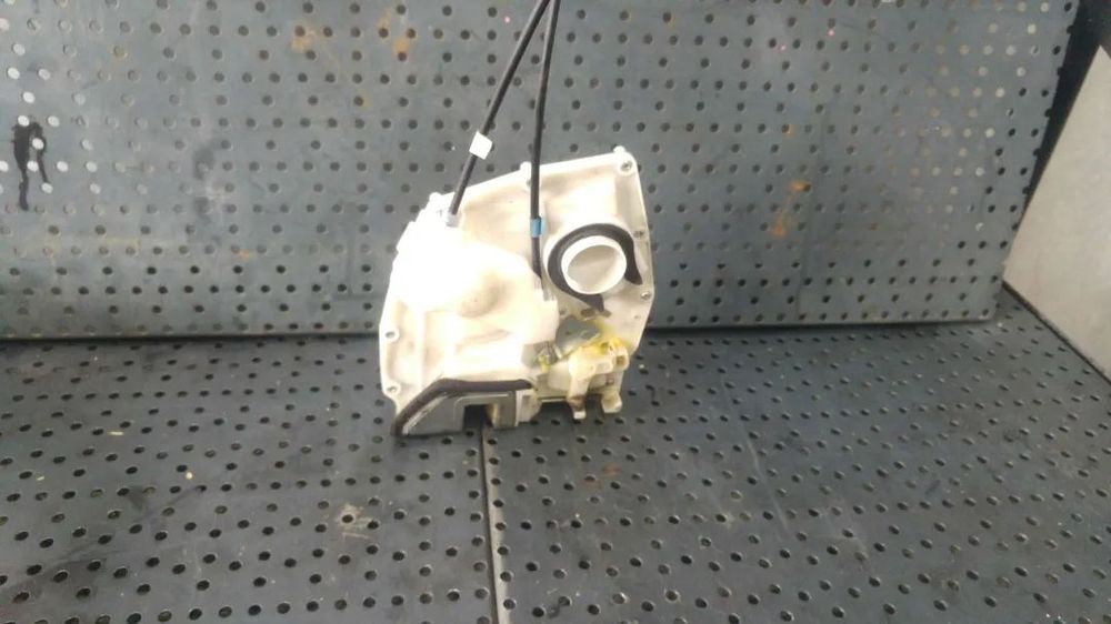 Broasca usa stanga spate suzuki splash 8230251k21