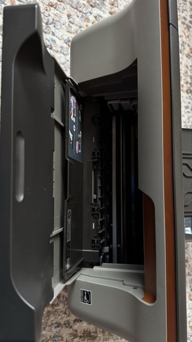 Imprimanta HP 2050A