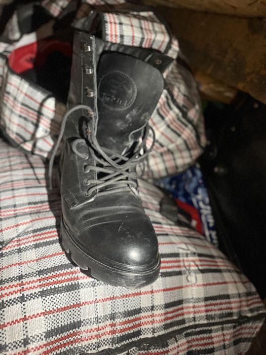 Продам  берцы 42/43 размер