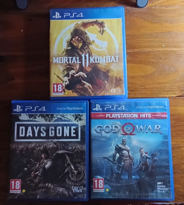 Vând PS4 slim 1 tb + sidiuri