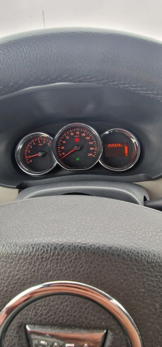 Vând Dacia Lodgy 1.5 dci,6 trepte 109 CP,Prestige ,7locuri, 2012 !