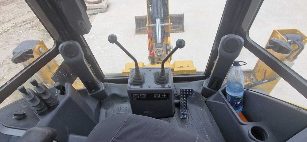 Buldoexcavator CATTERPILAR 428