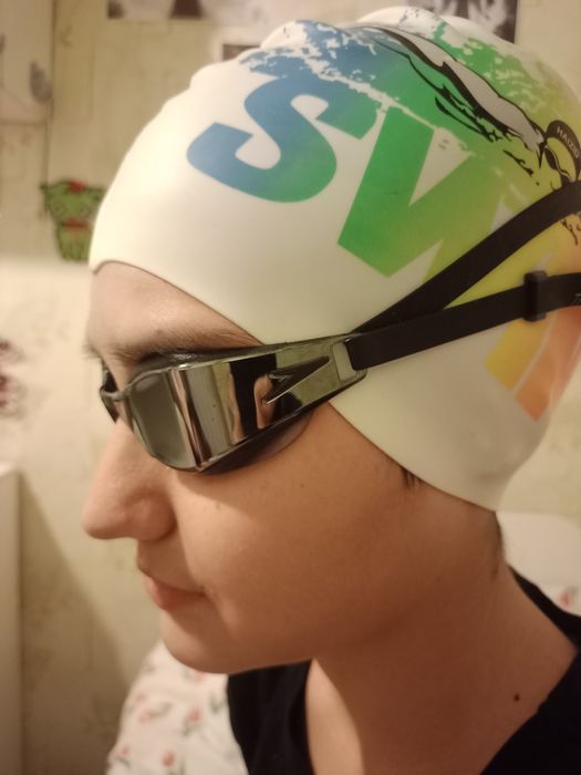 Продаются плавательные очки