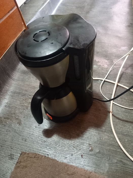 Aparat cafea cu cana termos
