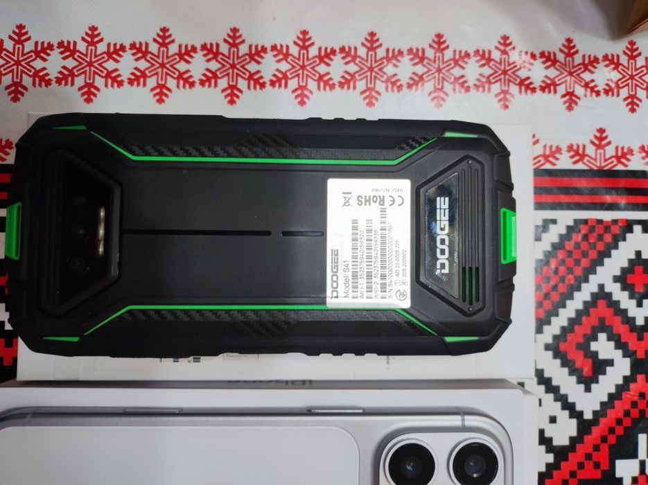 Telefon Dodge și iPhon.