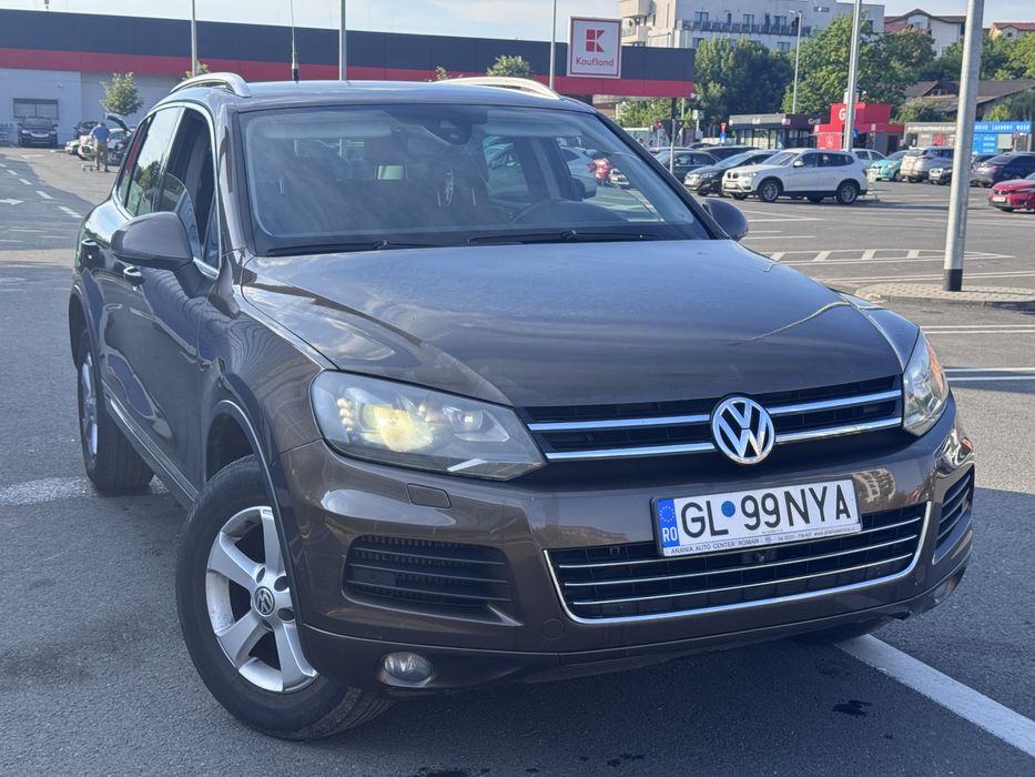 VOLKSWAGEN Touareg