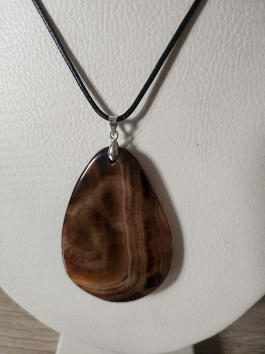 Кулон из натурального камня