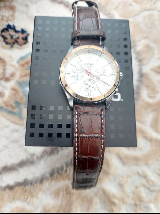 Casio часы год насили