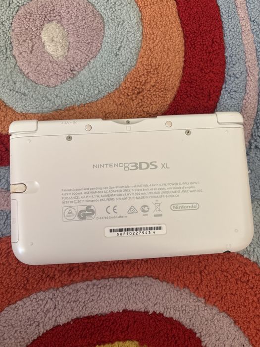 Nintedo 3ds xl+ 3 игри и зарядно
