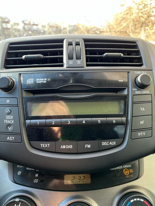 Автомагнитола на тоуота рав 4 продам