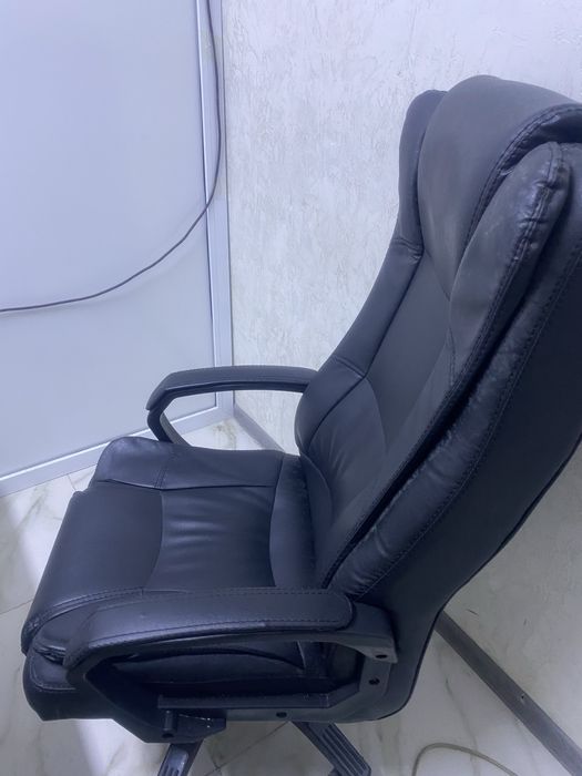 Продается кожанное кресло