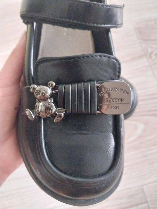 Школьные туфли 33р