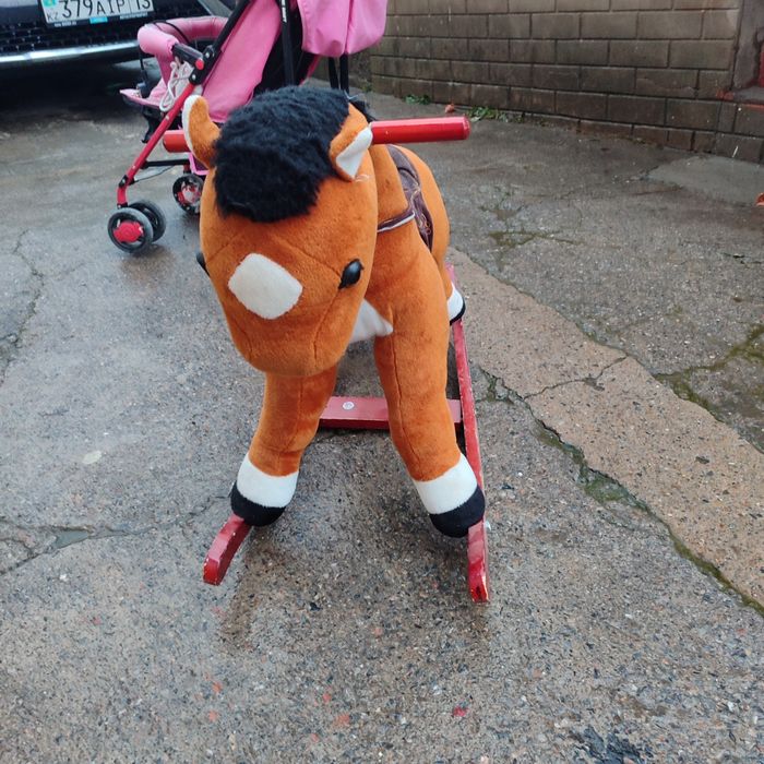 Продам лошадку-качалку