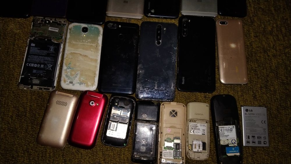 Телефоны на запчасти.