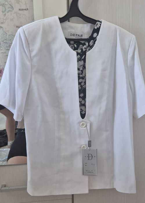 Продам костюм женский