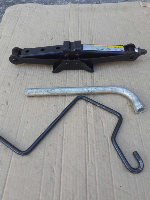 Cric,cheie roti VW Golf, Touran SKODA Octavia,Rapid,AUDI A3,SEAT Leon