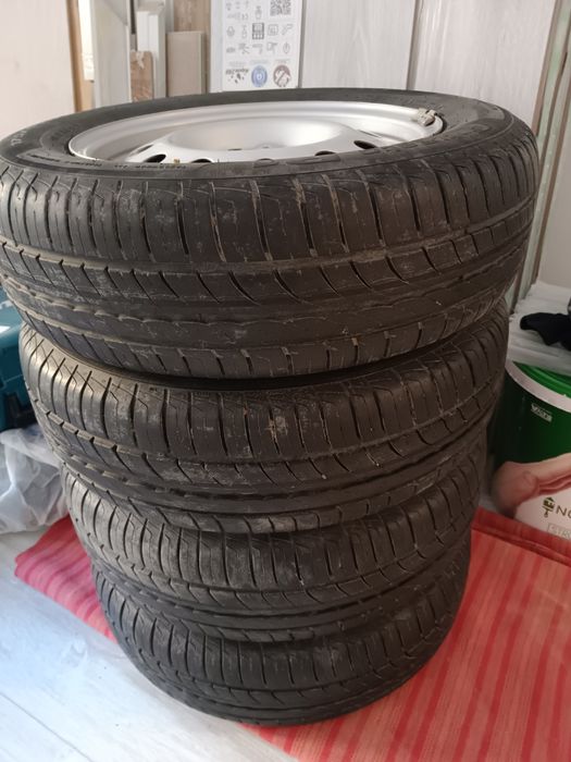 Продам колеса пирелли лето