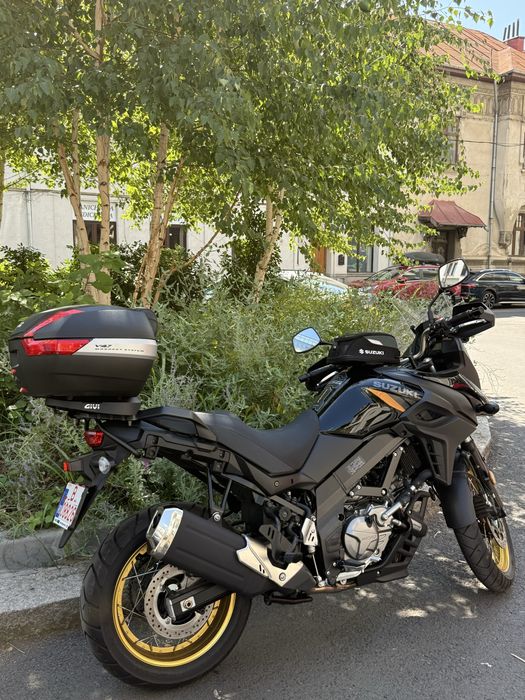 Suzuki V-Strom 650XT an 2025, rulaj 2700 km, impecabilă, accesorizată*