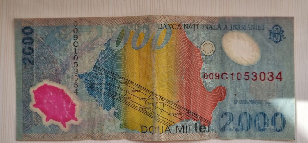 Bacnota 2000 lei cu eclipsa 1999