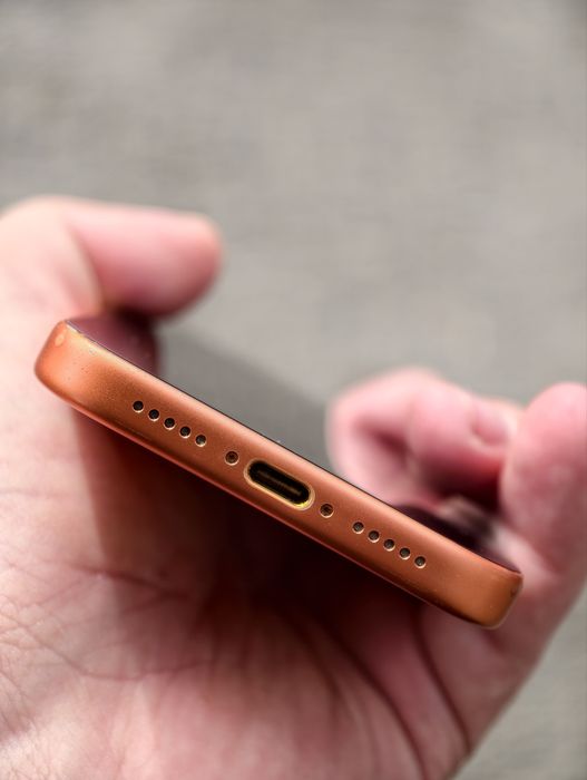 Обменяю iphone 17 pro 256gb E-Sim на 16 pro max