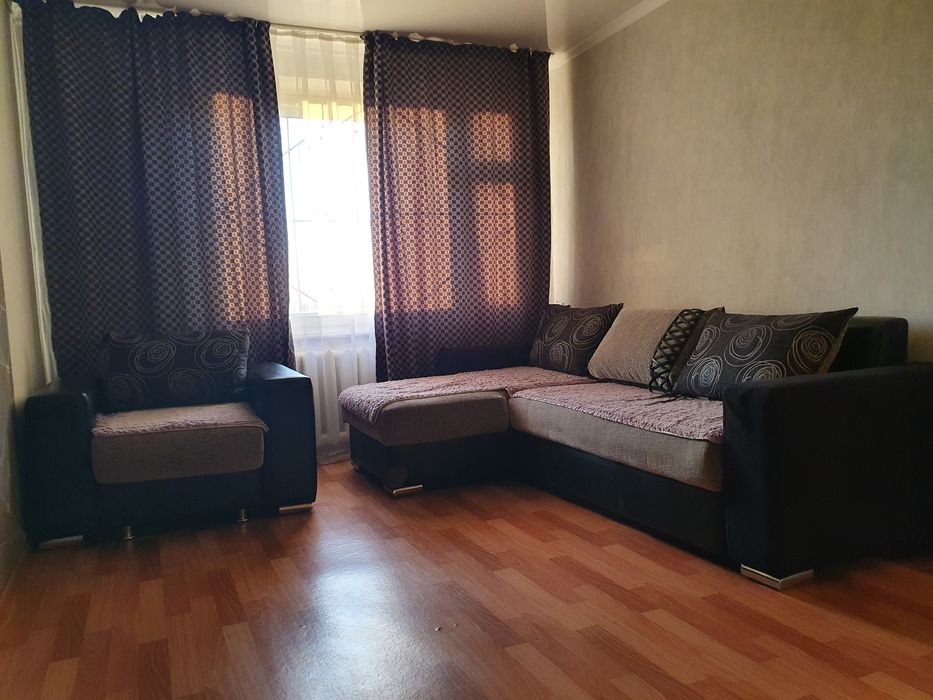 Продам диван, кресло и пуф