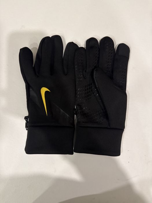 Продам перчатки  Nike HyperWarm
