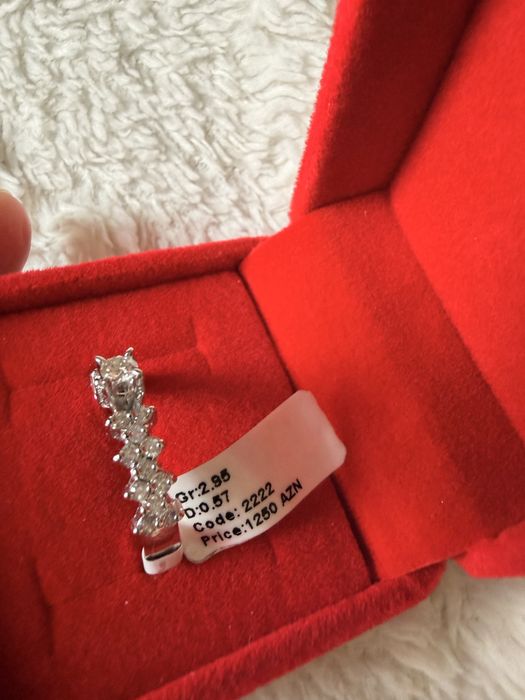 Элегантное кольцо из белого золото (750 проба)