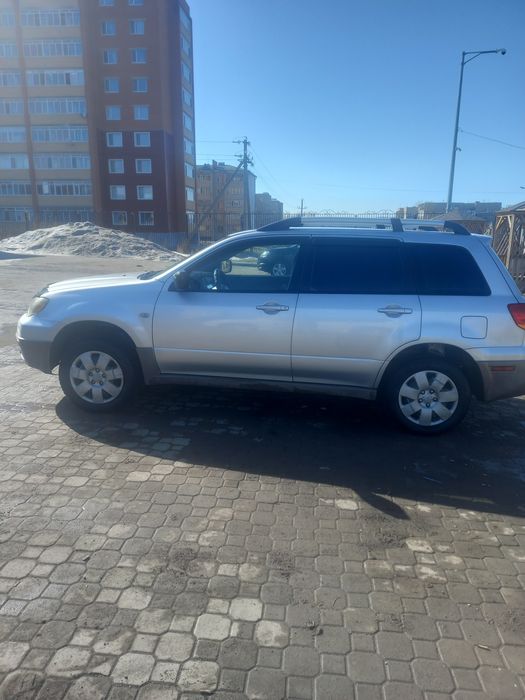 Митсубиси аутлендер