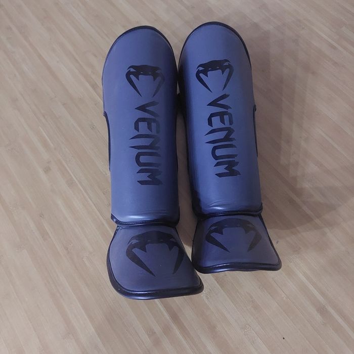 Venum шингарды(щитки для ног), размер M