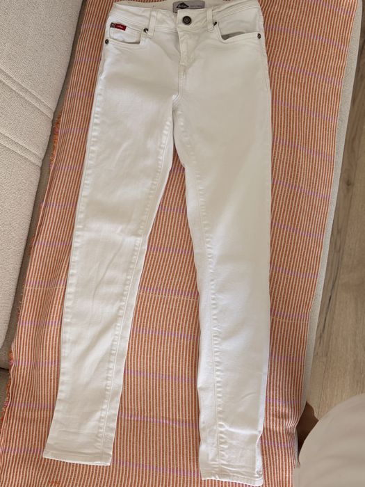 Дамски бели  джинси Lee Cooper