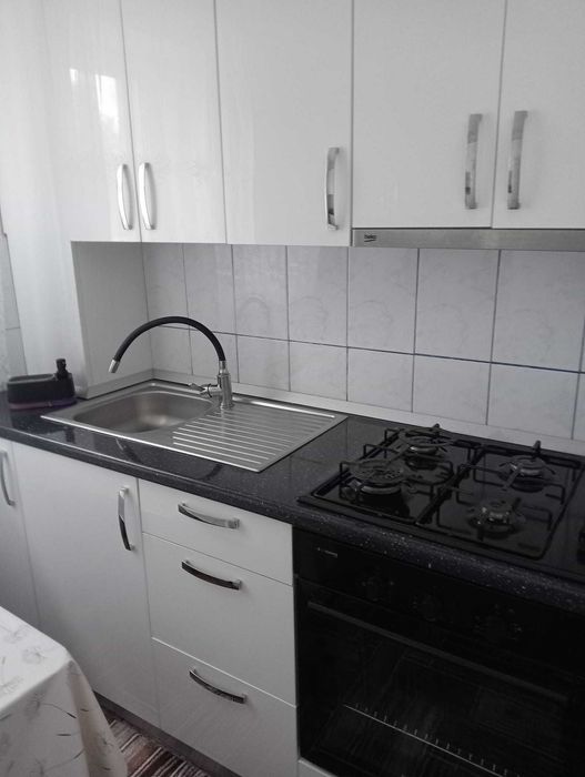 Vând apartament cu 2 camere decomandat