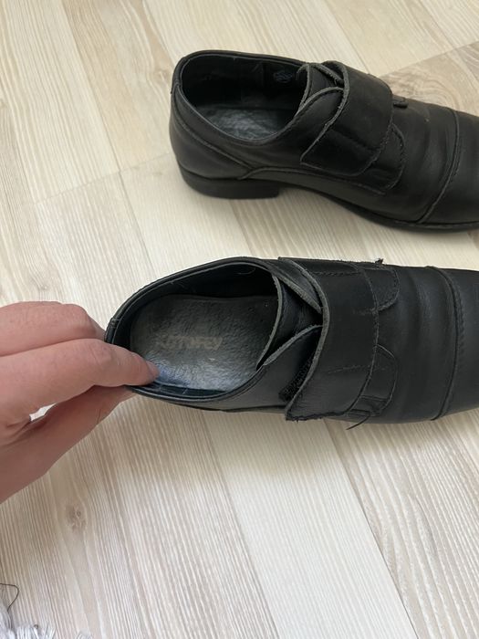 Продам туфли школьные для мальчика