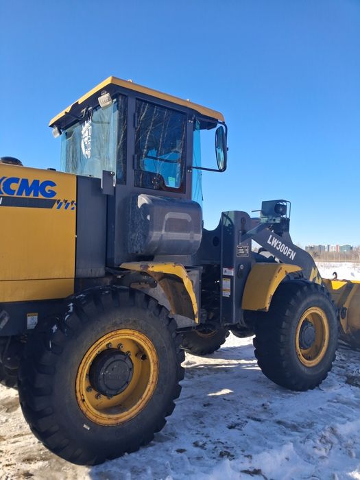 Погрузчик LW300FN