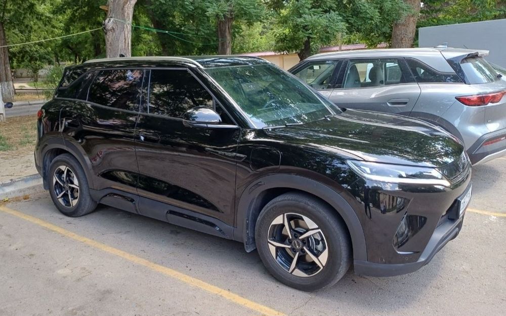 Авто инструктор на электромобиле